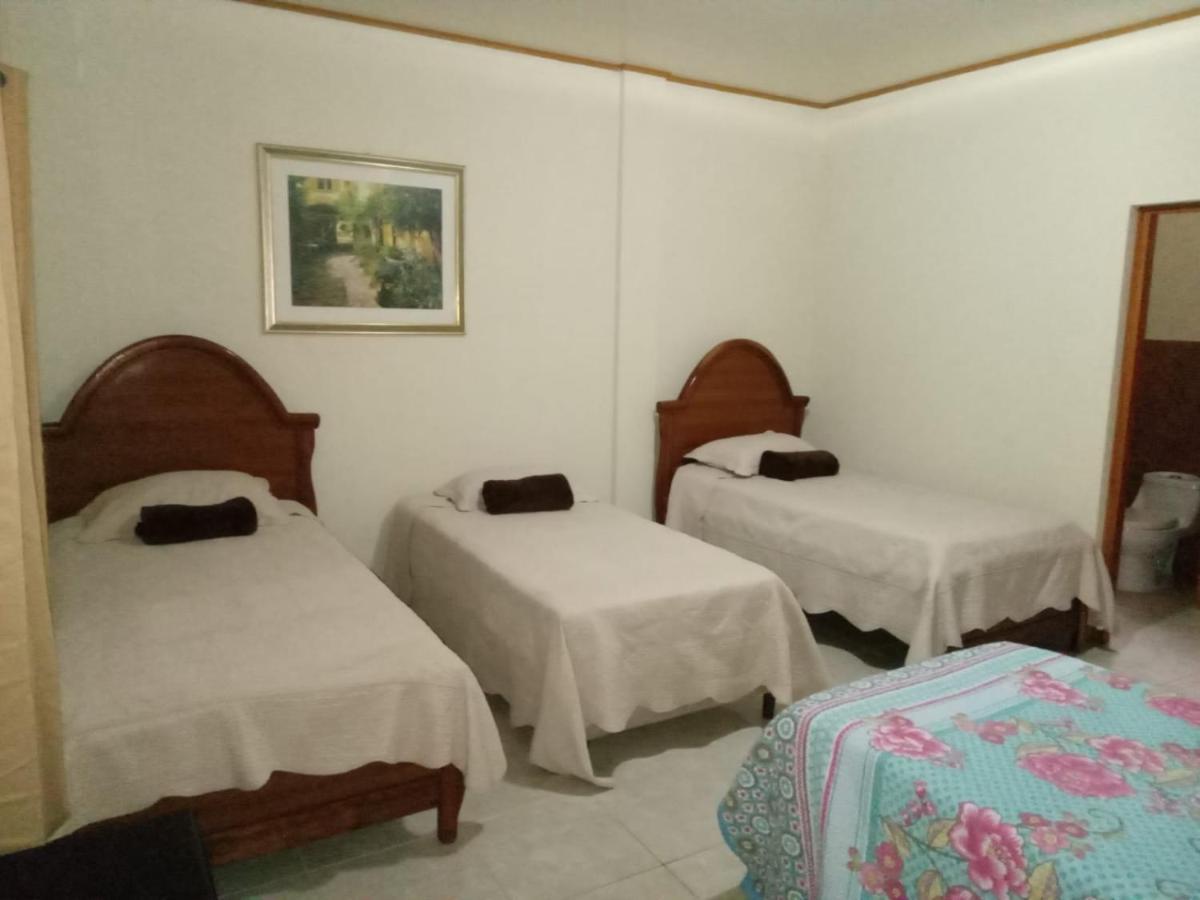 Apart Hotel Acuarious De Luis Estelí Buitenkant foto