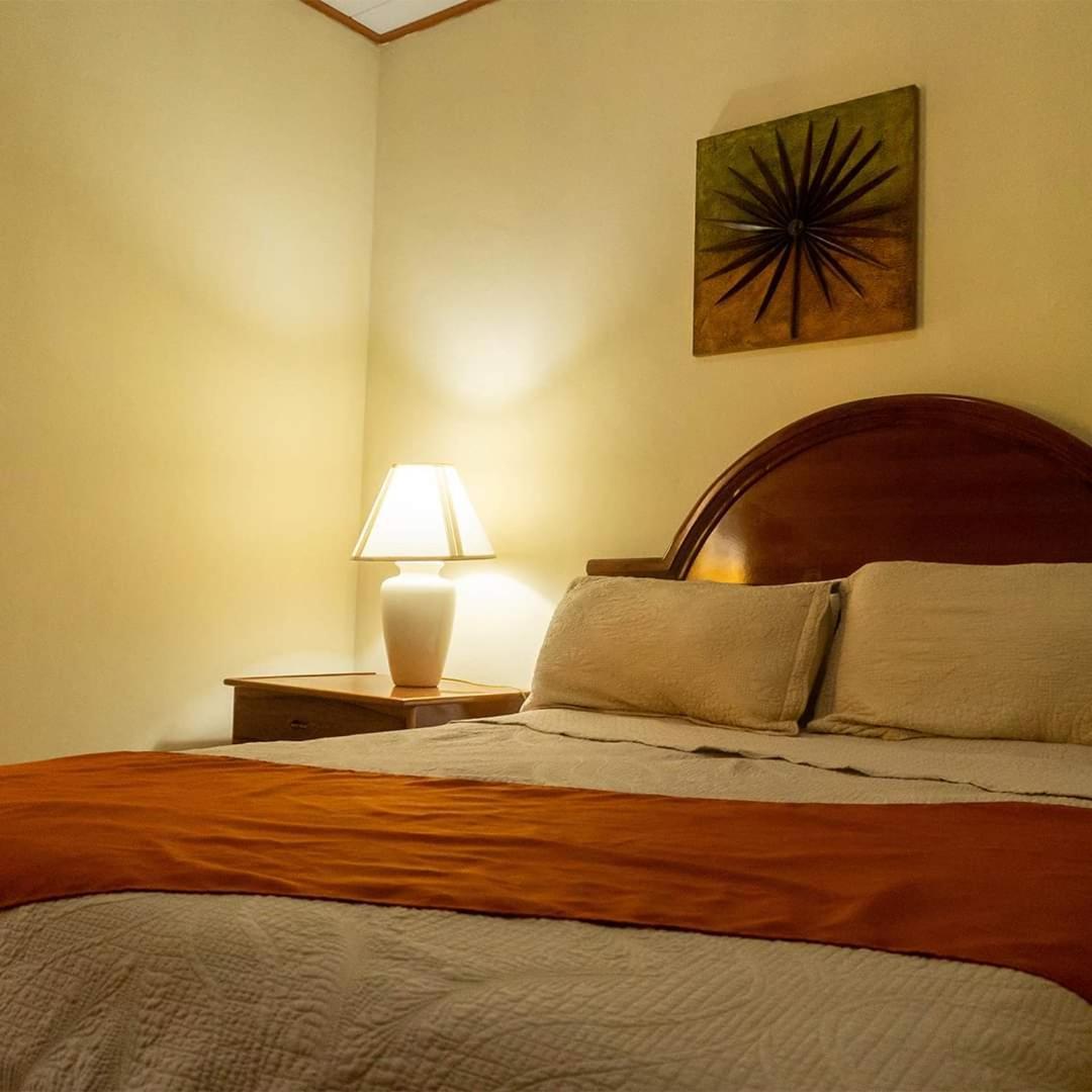 Apart Hotel Acuarious De Luis Estelí Buitenkant foto