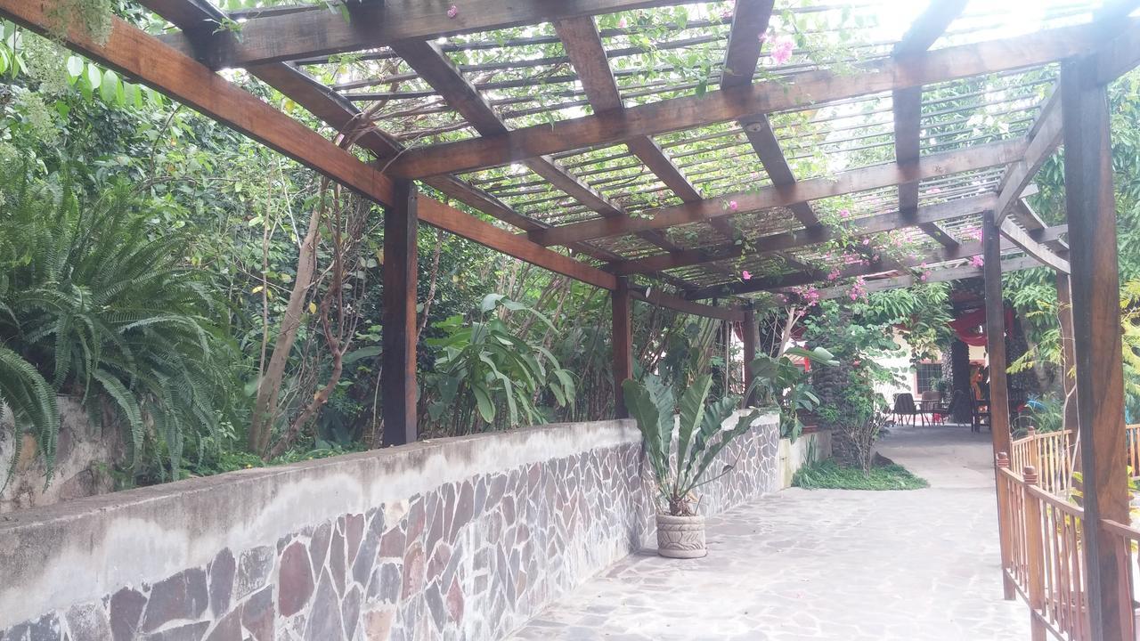 Apart Hotel Acuarious De Luis Estelí Buitenkant foto