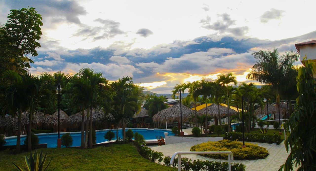 Apart Hotel Acuarious De Luis Estelí Buitenkant foto