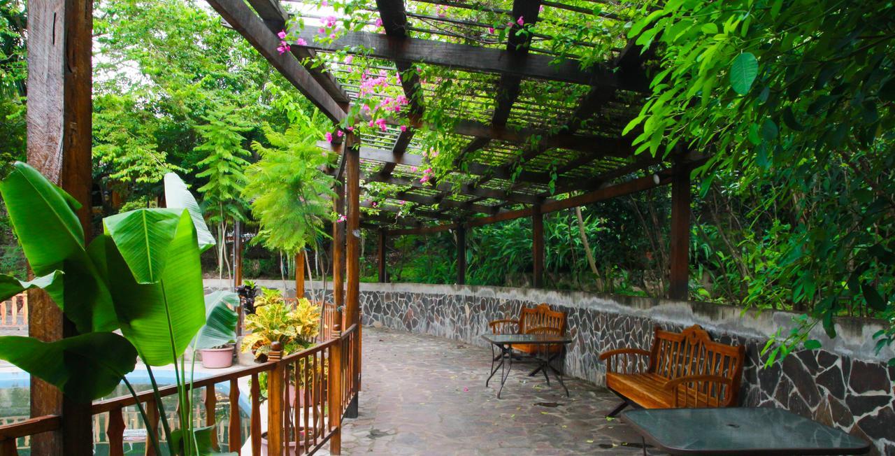 Apart Hotel Acuarious De Luis Estelí Buitenkant foto