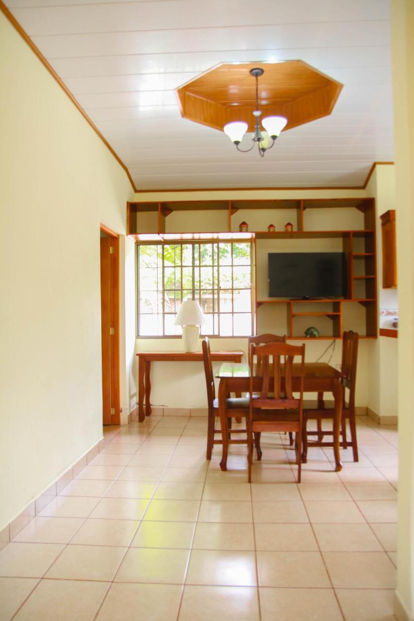 Apart Hotel Acuarious De Luis Estelí Buitenkant foto